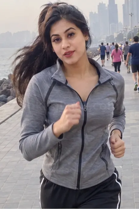 Juhi, Slim escort in Mumbai - photo 1 of 4
