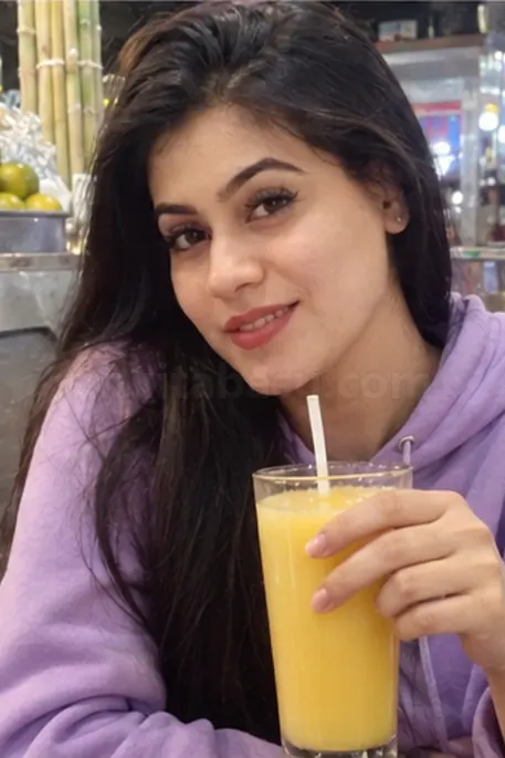 Juhi, Slim escort in Mumbai - photo 4 of 4