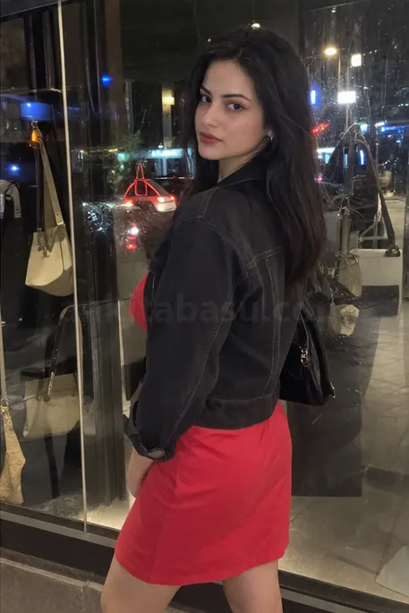 Karishma, Glamour Model escort in Mumbai - photo 4 of 4