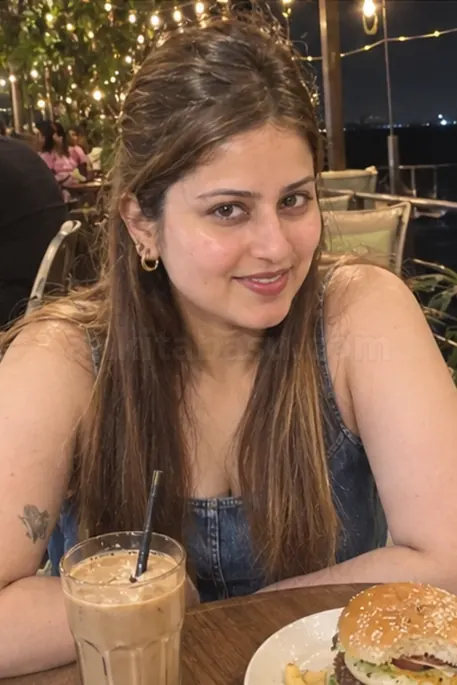 Nandini, NRI escort in Mumbai - photo 2 of 4
