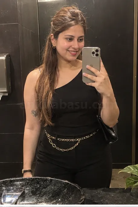 Nandini, NRI escort in Mumbai - photo 3 of 4